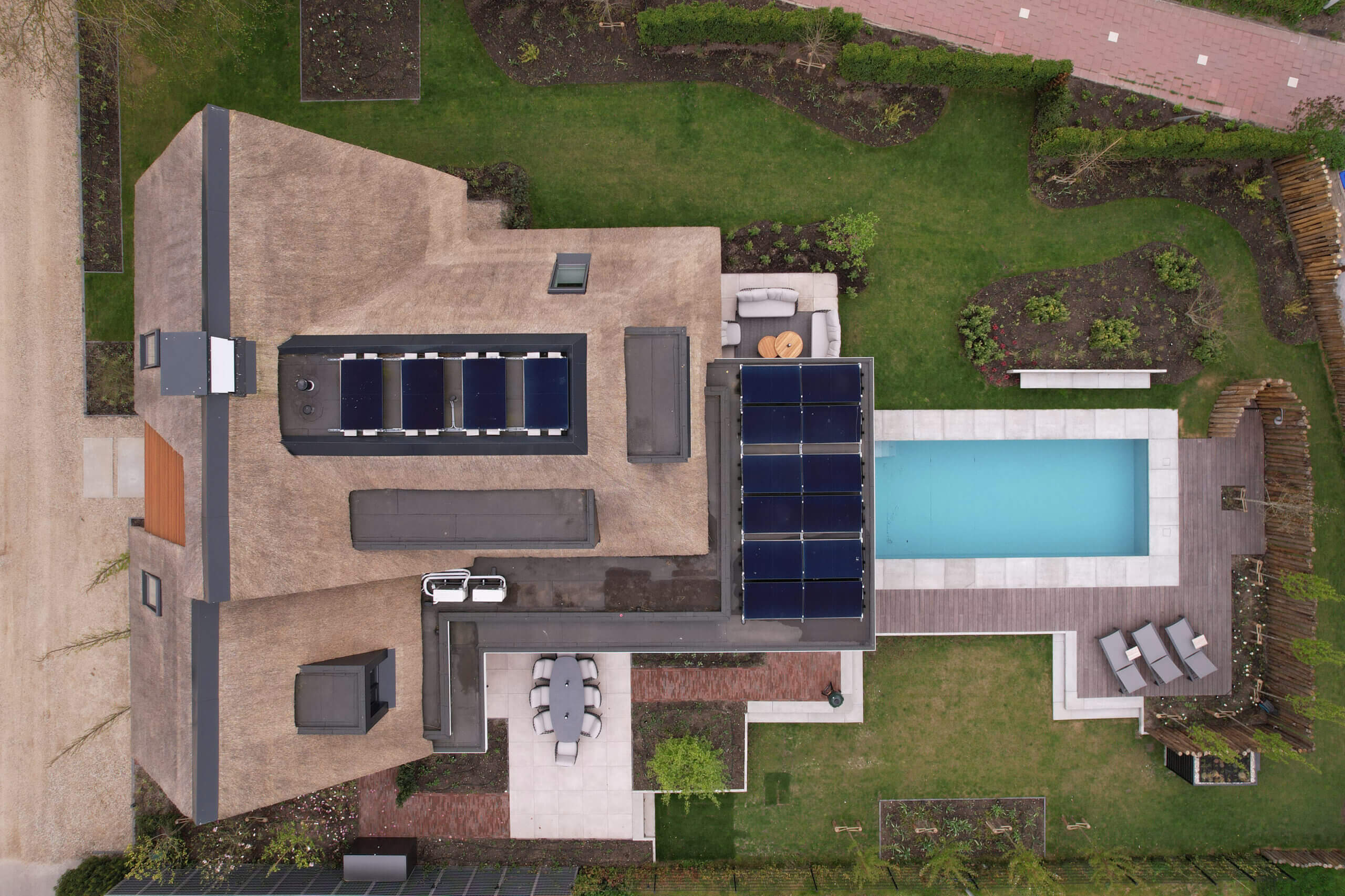 Moderne wellnesstuin in Berkel en Rodenrijs