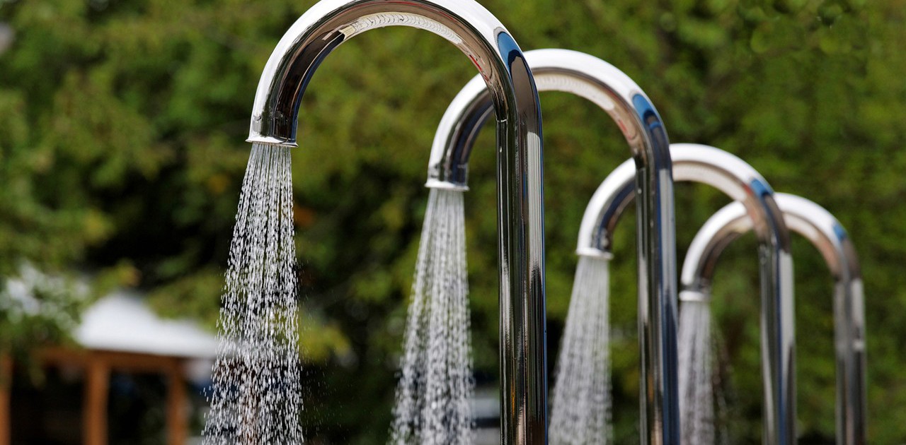 Buitendouche met warm water